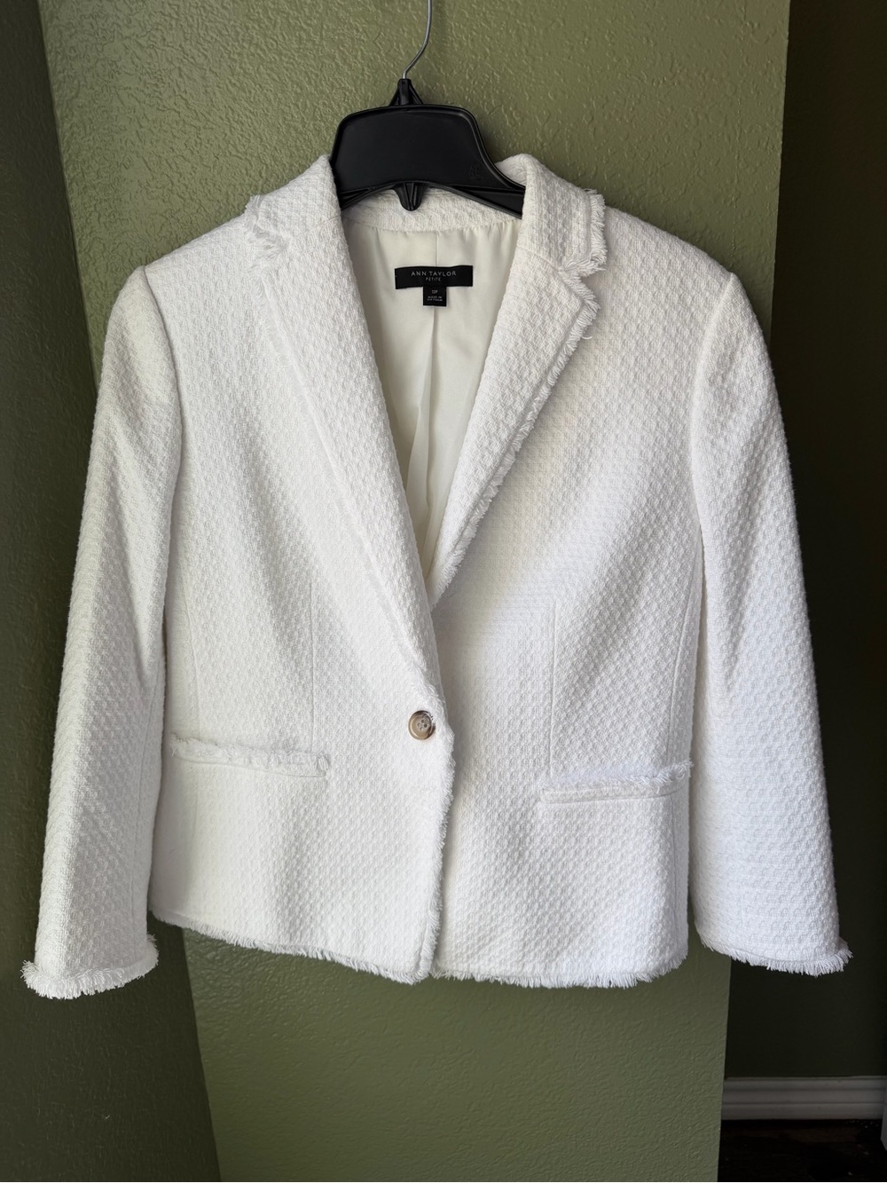 Ann Taylor White Textured Frayed-Trim Single-Button Blazer